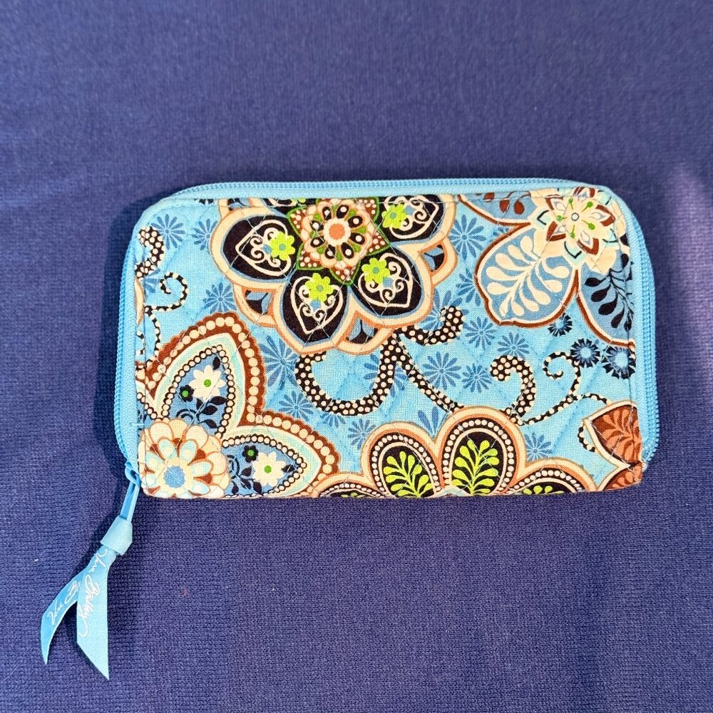 VERA BRADLEY Bali Blue Pattern Wallet (Retired) - EUC